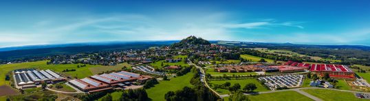 Witron-Hauptsitz im oberpfälzischen Parkstein: Die Intralogistikexperten blicken auf 2025 mit dem höchsten Auftragseingang der Unternehmensgeschichte zurück.(Bild:  Witron)