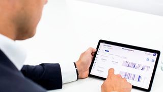 Integrierte Sensoren und eine eigene IoT-Plattform machen es möglich, Daten zur Verbesserung der Wartung zu sammeln und Auffälligkeiten zu melden. (Bild: Ziehl-Abegg)