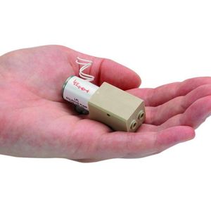 2 Speziell für automatisierte Chemie-Syteme: Mikrodosierpumpe der LPL-Serie von Lee. 