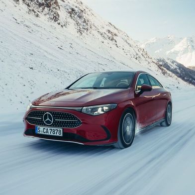 Mercedes bietet den CLA nun auch als Verbrenner an. (Bild: Mercedes-Benz)