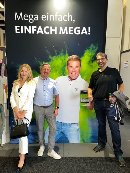 Wer hat das schönere Lächeln, Dieter, die Stallmachs oder Torsten Zander, group24.  (Bild: Vogel IT-Medien GmbH)