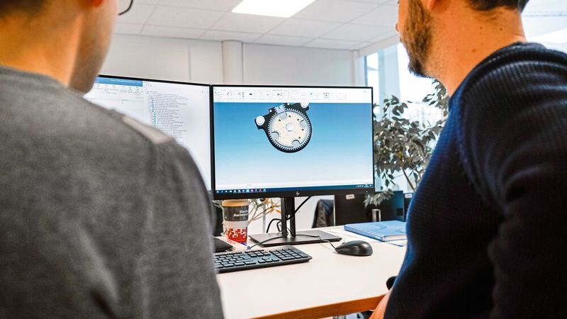 Innovation-Space-Schulung: Im Innovation Space des Additive Innovation Center lernt das Engineering von Optima mit den neuen Technologien umzugehen. Neue Teile entstehen nach völlig neuen Ansätzen. Bestehende Teile können leichter, stabiler und materialsparender konstruiert werden. (Optima)
