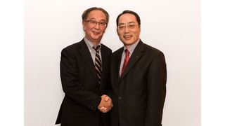 Shigeyuki Sasaki (l.) übernimmt die Führung der Europa-Niederlassung Mitutoyos von Harumi Aoki (r.). (Mitutoyo)