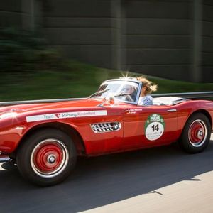 Erst kürzlich erwarb BMW den 507 von Elvis Presley. Ursprünglich war das Modell weiß lackiert. Der Star hatte ihn umlackieren lassen – angeblich, weil ihn die Lippenstiftabdrücke seiner weiblichen Fans auf dem hellen Lack störten.(Foto:  BMW)