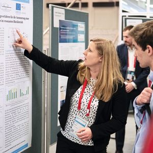 Die EMV, internationale Expo & Conference für elektromagnetische Verträglichkeit, wird vom 24. bis 26. März 2026 wieder zur zentralen Wissens- und Präsentationsplattform.(Bild:  Mesago Messe Frankfurt GmbH / Mathias Kutt)