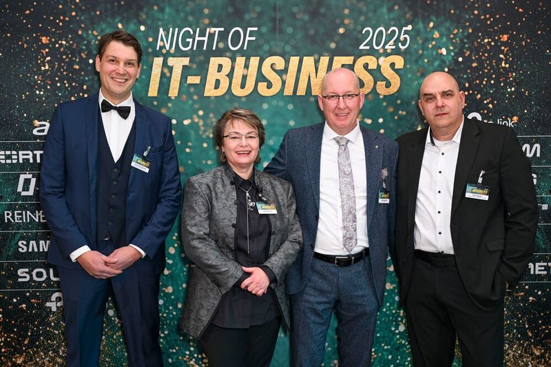 Auf der NOI trifft man immer auf Freunde wieder (v. l.) Felix Kretschmann (WD), Anja Gondolf und Yogi Schneider (21unity) und Kai Frieben (WD). (Bild: Hannes Magerstädt)