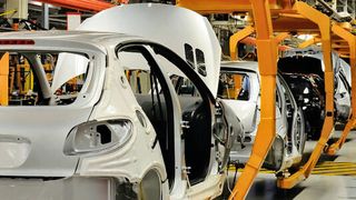 Die Idee der Fließbandfertigung steckt noch heute im Herzen des Automobilbaus. (Bild: Inform)