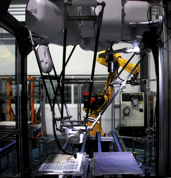Le robot Delta Mi3a: vitesse et accélération maximales ainsi qu’une haute précision sont exigées pour la manipulation des plaquettes de coupe. (Image: M. Böhm)