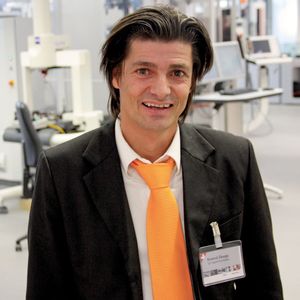 Roland Zaugg, Leiter Applikation der GF Agie Charmilles in Nidau/Schweiz: „Die industrielle Fertigung von Zahnersatz ist ein schnell wachsender Markt.“ Bild: Kuttkat