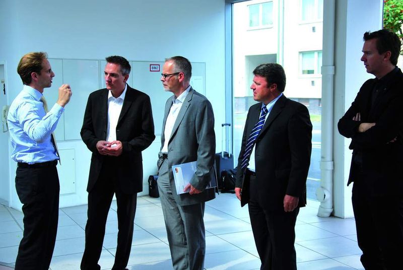 Die Jury informiert sich bei Florian Glinicke in Kassel. (Archiv: Vogel Business Media)