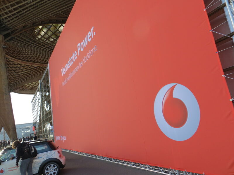 Der Auftritt von Vodaphone sprengt die Grenzen des Bildes. (Bild: Andreas Bergler)
