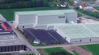 Im neuen, 60 000 m² umfassenden Logistikzentrum in Hövelhof, das Ende 2010 den Betrieb aufnehmen soll, werden Lagerung und Versand der Aluminium-Profilsysteme von Heroal gebündelt. Die Steuerung übernimmt die Standardsoftware Prostore von Team. Bild: Heroal (Archiv: Vogel Business Media)