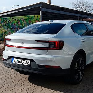 2. Das Design: Aufgrund des zeitlosen Designs ist es nicht verwunderlich, dass Polestar sein bislang einziges Modell in Europa optisch bislang kaum verändert hat.(Bild:  Mauritz – VCG)