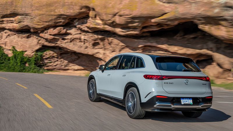 Der Luxus-Allrader kommt nun zu Preisen ab 110.660 Euro auf den Markt. (Bild: Mercedes-Benz)