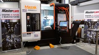 Die Integrex i-100 ST bietet einen großen Bearbeitungsbereich bei kompakten Abmessungen. 
 (Bild: Mazak)