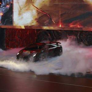 Straßenrakete: 570 PS katapultieren den Superlambo in 2,5 s auf 100 km/h.