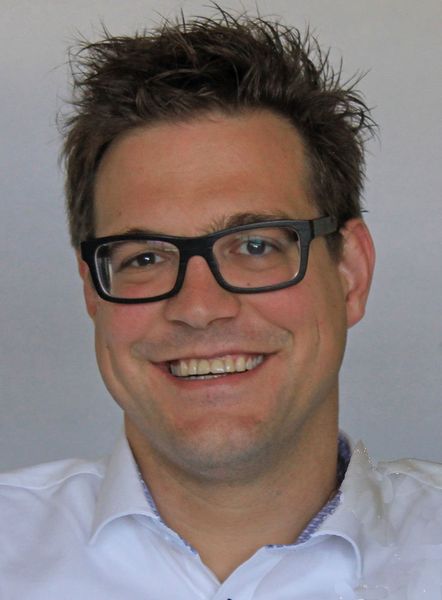 «Die MIM-Bauteile erfüllten nicht nur sämtliche Vorgaben, sondern konnten auch so filigran ausgeführt werden, dass sie insgesamt nur knapp 24 Gramm auf die Waage brachten.» Martin Bräker, Projektleiter der Parmaco Metal Injection Molding AG. (Bild: Klaus Vollrath)