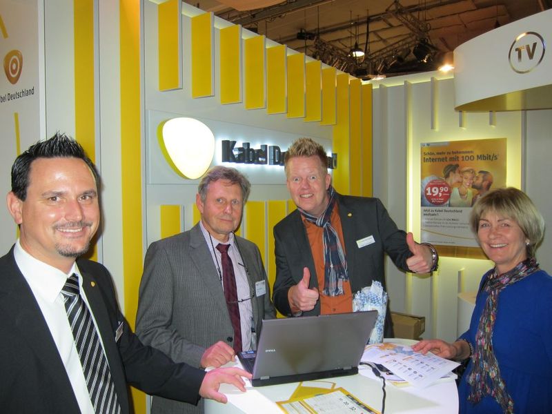 V. l.: Marco Schaefer, Kabel Deutschland, Horst Seemann, RC Seemann, Ansgar Overhageböck, Kabel Deutschland, und Geraldine Bublak, RC Seemann (IT-BUSINESS)