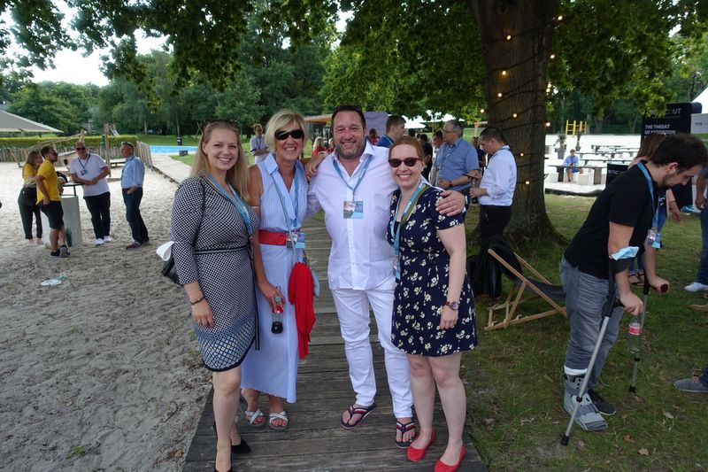 (v. l.) Franziska Linster (Nuvias), Kirstin Schlichting (circular Informationssysteme), Michael Pientka und Klarissa Baumgarten (Nuvias)  (Bild: IT-BUSINESS)