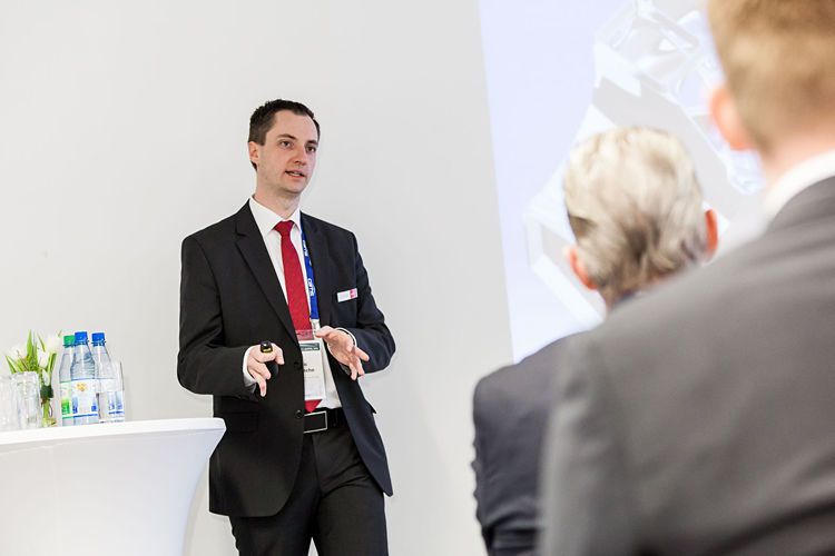 Eric Fritzsche, Entwicklungsingenieur CC Leichtbau, Werkstoffe und Technologien bei EDAG Engineering. (Foto: Stefan Bausewein)