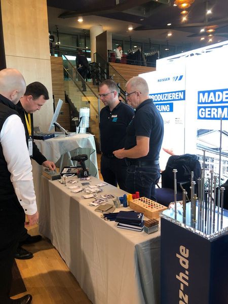 Besucher nutzen den Fachaustausch mit den Experten. (Bild: VCG/Juliana Pfeiffer)