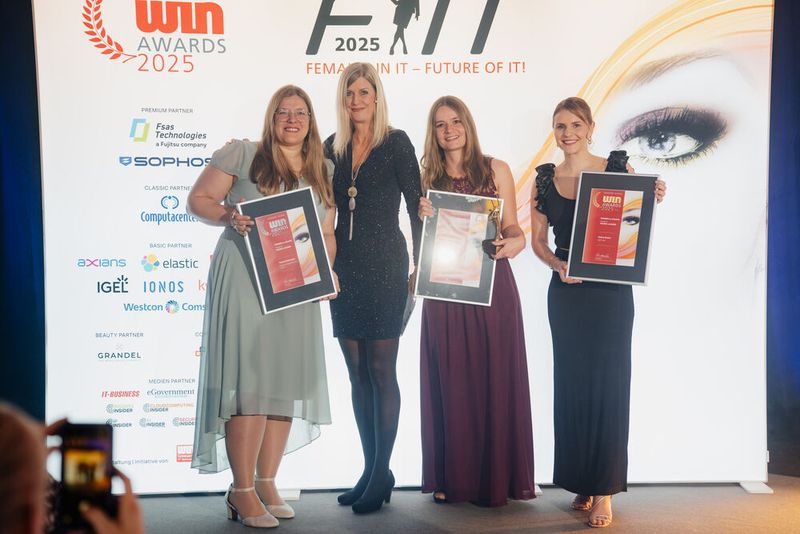 Die Gewinnerinnen aus dem Bereich »Women in eHealth« | Kategorie » Young Leader«. Thorid Gehrmann (Silber), Felicia Kiefer (Gold) und Vanessa Borst (Platin). (Bild: Manuel Emme Fotografie)