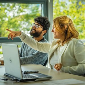 Vor Ort am HLRS – Präsenzveranstaltung der Supercomputing-Akademie(Bild:  HLRS)