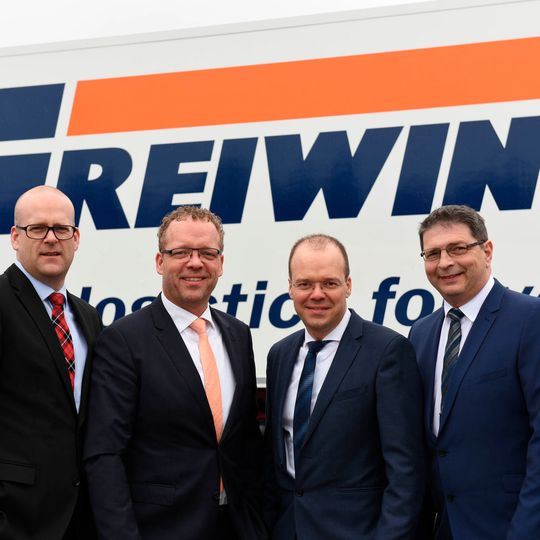 Die Greiwing-Geschäftsführung (v.l.n.r.: Matthias Gehrigk, Jürgen Greiwing, Roland Greiwing und Matthias Geiß) bei der Eröffnung des neuen Standorts in Burghausen.(Bild:  Greiwing)