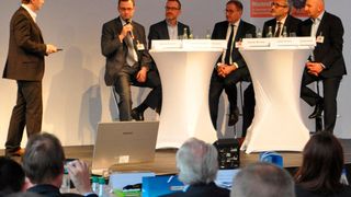 Experten diskutierten beim „Mobile.de Weckruf“ über Kundenbewertungen im Internet. (Foto: Wehner / Redaktion »kfz-betrieb«)