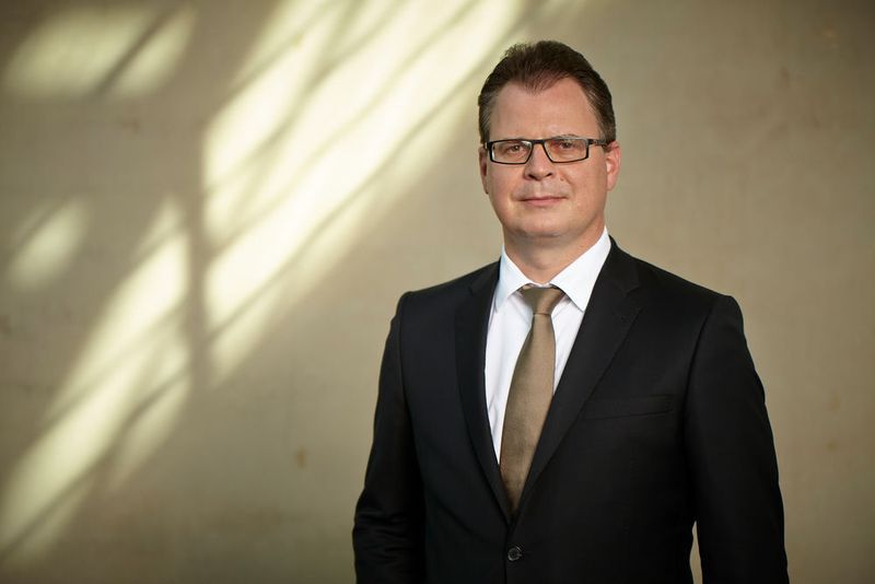 Winfried Post, General Manager und Geschäftsführer DACH von Agfa Healthcare, spricht sich für die Integration der elektronischen Medikation ins klinische Arbeitsplatzsystem aus. (Agfa Healthcare / Messe Berlin GmbH)