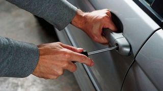 Im Jahr 2024 sank die Zahl der Autodiebstähle leicht. Nach wie vor ist die Kfz-Diebstahlquote in der Bundeshauptstadt am höchsten, ermittelte der Gesamtverband der Deutschen Versicherer (GDV).  (Bild: frei lizenziert)