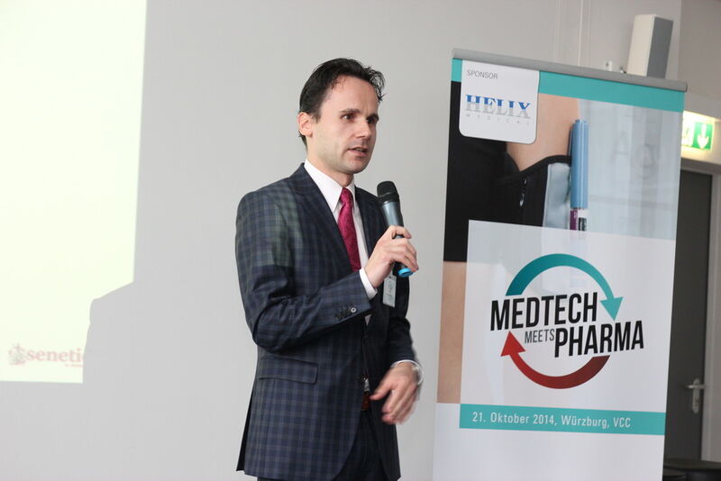 René Heilmann, Marketingleiter des Sponsors Helix Medical: „In unserer Fertigung findet sich kein Material, das nicht alle Medizin- und Pharmafreigaben hat. Verwechslungen oder Vermischungen mit Werkstoffen für andere Industrien sind daher nicht möglich.“ (Bild: Reinhardt)