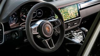 Porsche hat bis Ende September 13 Prozent mehr Autos verkauft als im Vorjahreszeitraum. Den Chipmangel sieht das Unternehmen jedoch weiterhin als größtes Problem.  (Bild: Porsche)