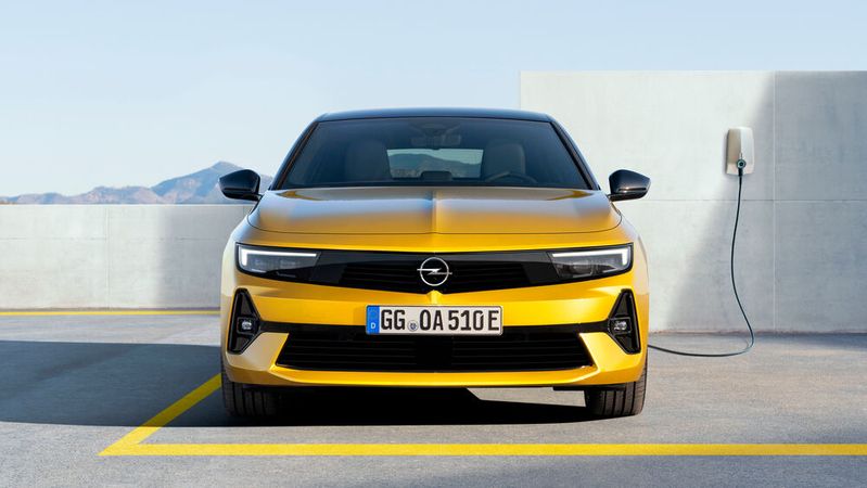 Der neue Opel Astra kommt auch als Plug-in-Hybrid mit 225 PS. Der neue Opel Astra kommt auch als Plug-in-Hybrid mit 225 PS.