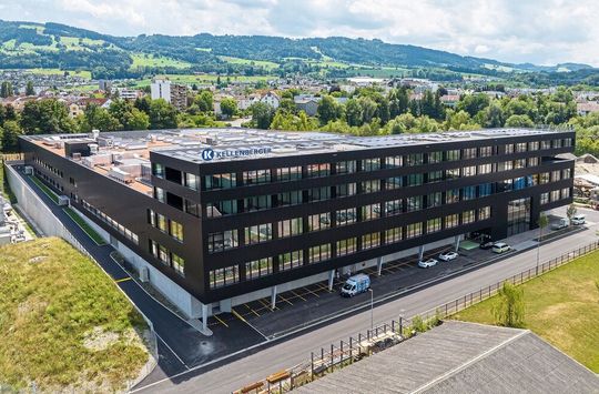 In dem Neubau in Goldach, der vor zwei Jahren bezogen wurde, findet die Fertigung der europäischen Premiumprodukte von Kellenberger statt.(Bild:  Kellenberger)
