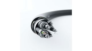 High-Endurance-Kabel: Trommelbare Leitung mit hochflexiblen Kupferadern zur Stromversorgung und 24 Lichtwellenleiter zur Datenübertragung. (Hradil)