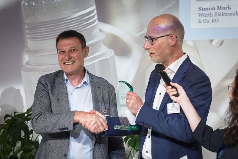 Anwenderkongress Steckverbinder 2023: Tag 1 mit Basisseminaren, Podiumsdiskussion und Posterslam. (Bild: Stefan Bausewein)