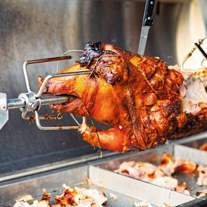 Schwein gehabt: Das konnten etliche Kunden/Kundinnen bzw. Gäste der großen Feier am 19. August behaupten.(Bild:   Heinrich von Schimmer)