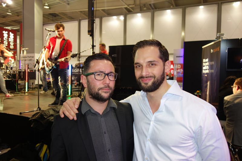 Xander Hoose (l.) und Aaron Licht, Technik PR (Bild: IT-BUSINESS)