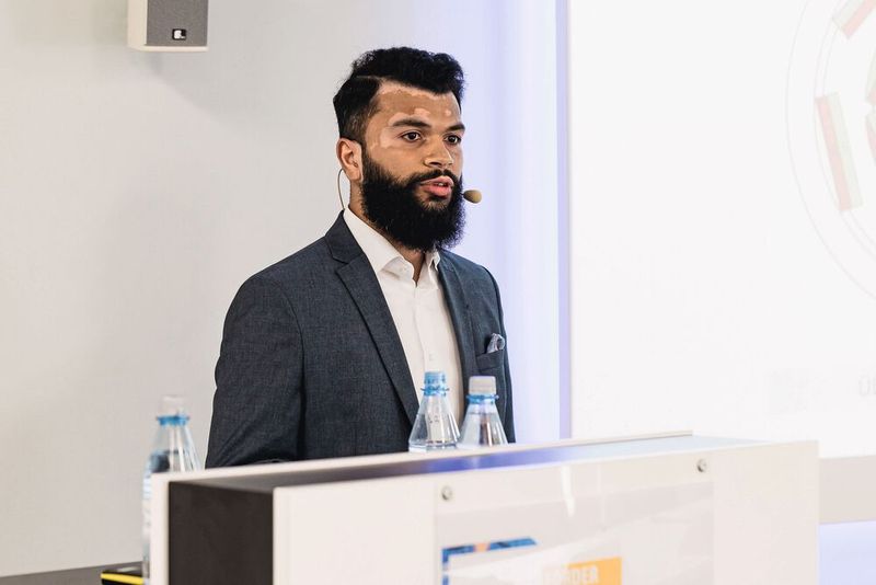 Neel Sheth Technischer Leiter DST Dauermagnet-Systemtechnik über Auslegungskriterien für Dauermagnetpumpen. (Bild: Stefan Bausewein)