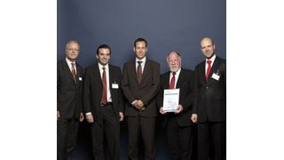 Kurt Sibold (l.), Mitglied des Hauptvorstandes Bitkom, und Philipp Hansert (2.v.l.), Clausmark Consulting GmbH, und Niklas Ålemark (r.), Geschäftsführer der Clausmark Consulting GmbH, freuen sich mit den beiden Transresch-Geschäftsführern Knut Störmer (m.) und Manfred Cyris (2.v.r.) über die Auszeichnung. Bild: Transresch (Archiv: Vogel Business Media)