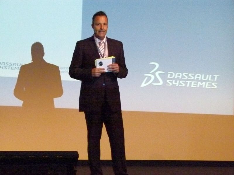 TV-Moderator Thorsten Sleegers führte in das Thema 3DExperience ein. (Bild: J. Pfeiffer)