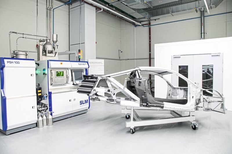 Für die 280 HL von SLM Solutions hat Audi eine Pulverzuführung nachgerüstet. (Audi AG)