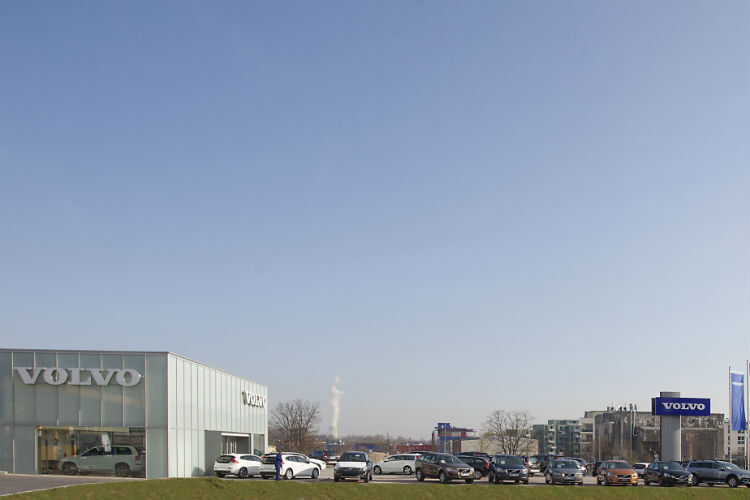 1,4 Millionen Euro hat hat die Unternehmerfamilie Sachs in den Neubau des Volvo-Betriebs in Rostock investiert. (Foto: Volvo)