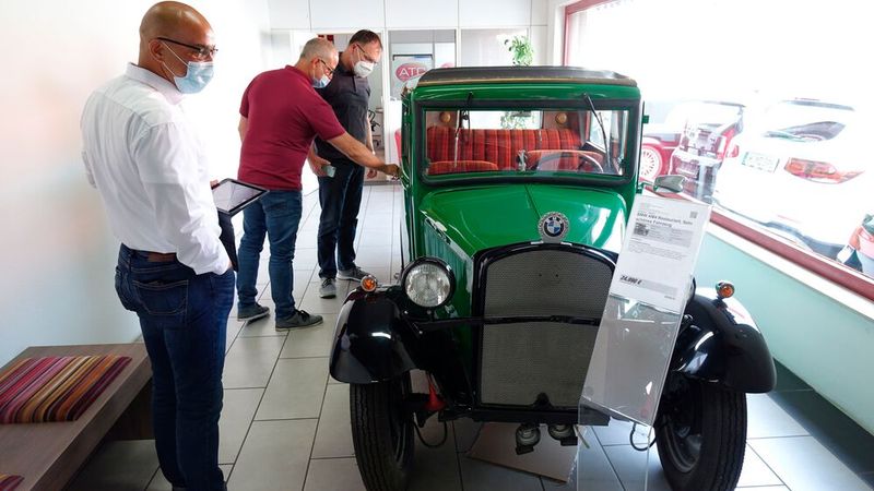 Auch mit Oldtimern beschäftigt sich das Team von Autotechnik Caruso. (Bild: Rosenow/»kfz-betrieb«)
