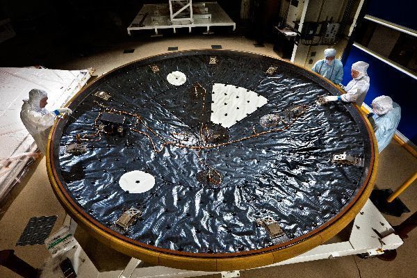 Der Hitzeschild des Mars Science Laboratory ist mit 4,50 Meter Durchmesser der größte, der je für eine interplanetarische Mission gebaut wurde (Archiv: Vogel Business Media)