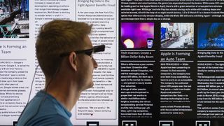 Ein durchschnittlicher Leser kommt auf rund zweihundert Wörter in der Minute, dennoch ist die eigentliche Lesegeschwindigkeit eines Menschen etwas sehr individuelles. Hat er dann eine Seite in einem Buch zu Ende gelesen, dann blättert er um. Am Bildschirm läuft das etwas anders: Der Nutzer zieht den Text zum Beispiel mit der Maus nach oben oder dreht am Rad. Diese „Arbeiten“ möchten Informatiker der Universität des Saarlandes und des Deutschen Forschungszentrums für Künstliche Intelligenz (DFKI) den Lesern künftig ersparen. (Bild: Universität des Saarlandes WuT GmbH)