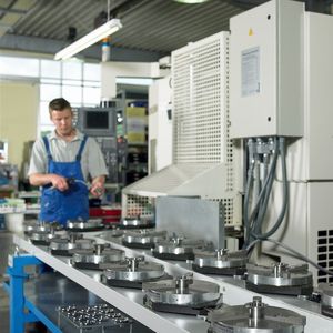 Edelstahlteile sind inzwischen die Spezialität von SPS Schiekel.