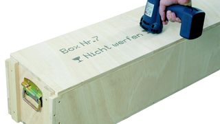 Kabelloser Inkjet-Drucker, der als Handgerät mehr Freiheiten beim Beschriften bietet. (Archiv: Vogel Business Media)