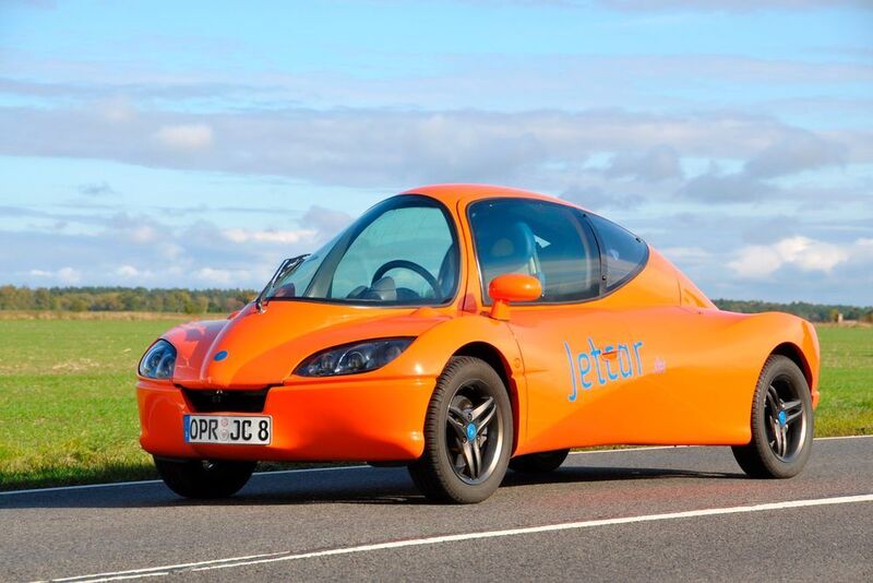 Eine überaus kuriose Erscheinung ist das Jetcar.Rund 50.000 Euro sollte das Dieselmodell kosten, eine 2010 präsentierte E-Antriebsvariante gar über 80.000 Euro. Zu viel für die wenigen Interessenten. (Jetcar)